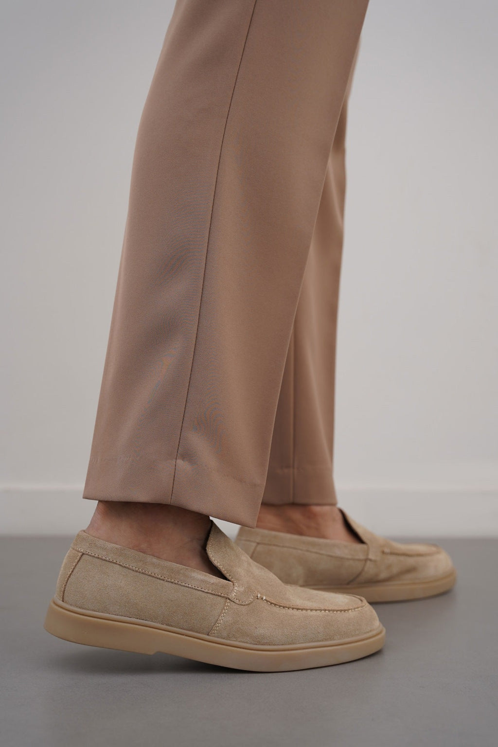 Artigio-02003-SUEDE LEATHER SLIP-ON LOAFERS